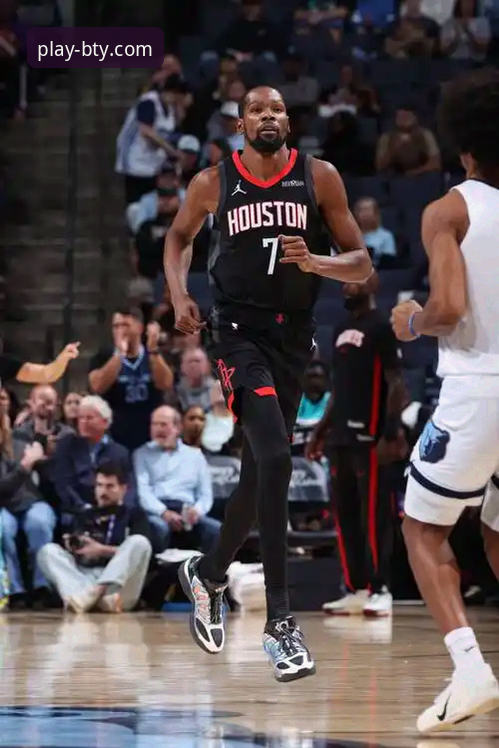 BTY体育赛事投注 火箭大胜尼克斯vs杜兰特爆发:从B体育平台看NBA赛场数据背后的投注策略