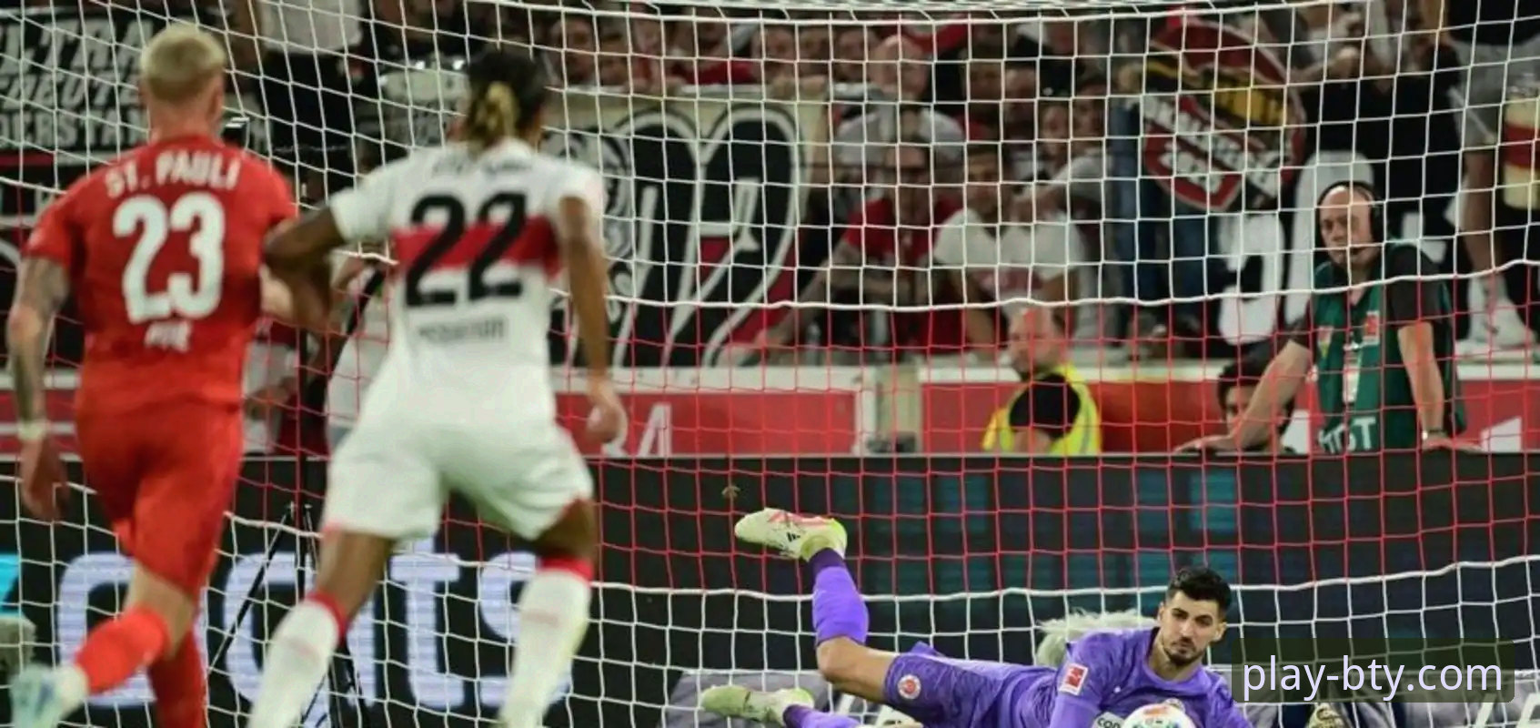 B体育使用教程 意大利点球梦碎波黑,连续三届无缘世界杯成定局